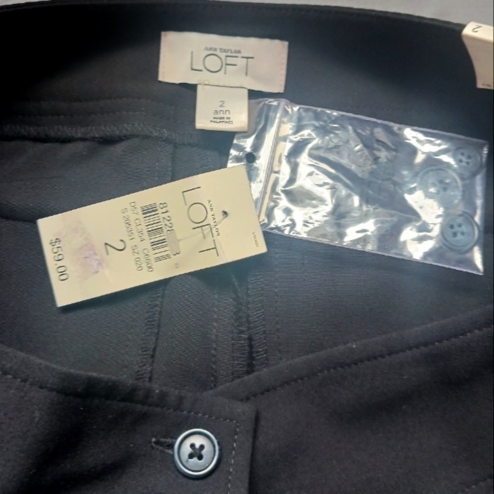 Woman's Loft Capris
